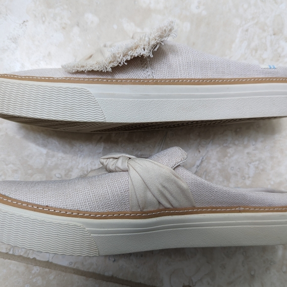 Toms NWOB Sunrise Beige Canvas Slip On Flats Mule Shoes in W7 - Picture 6 of 8
